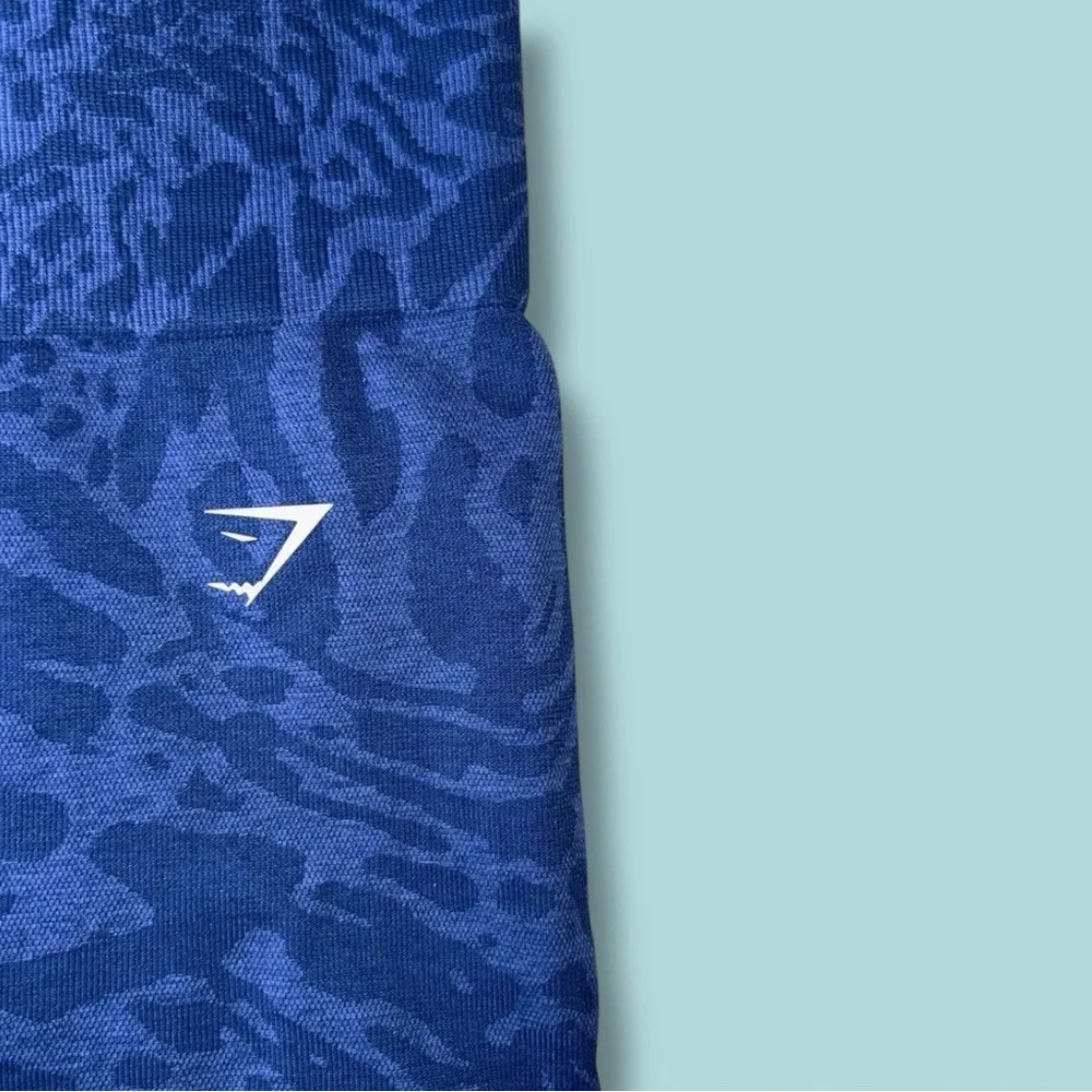 Gymshark Biker Butt Lifting Shorts - Picture 3 of 3